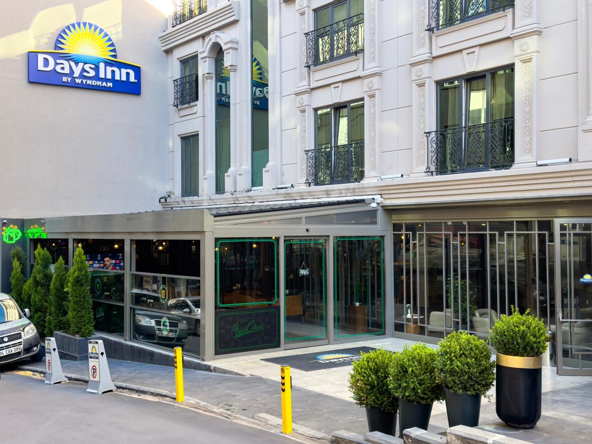 Days Inn By Wyndham Istanbul Bomonti Eksteriør billede